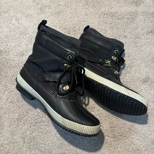 Tommy Hilfiger Boots size 8 black